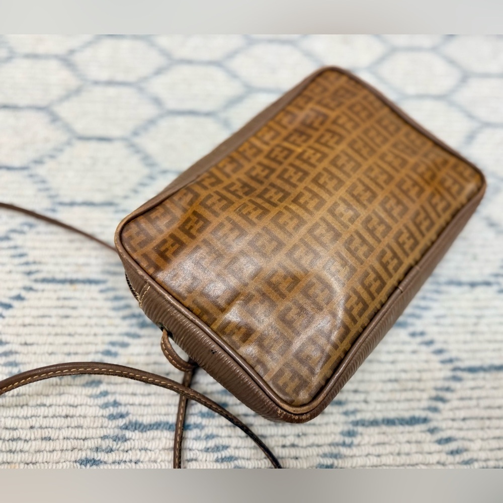 FENDI Vintage Classic Zucca F Monogram Brown Coated Canvas Crossbody Camera Bag - Picture 10 of 16